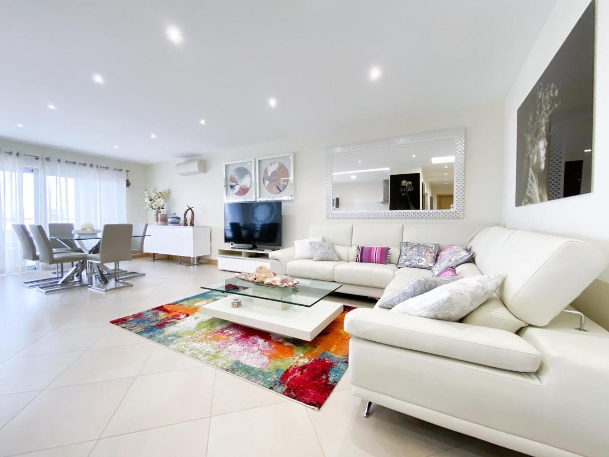 Apartment Luxury With Swimming Pool #1903