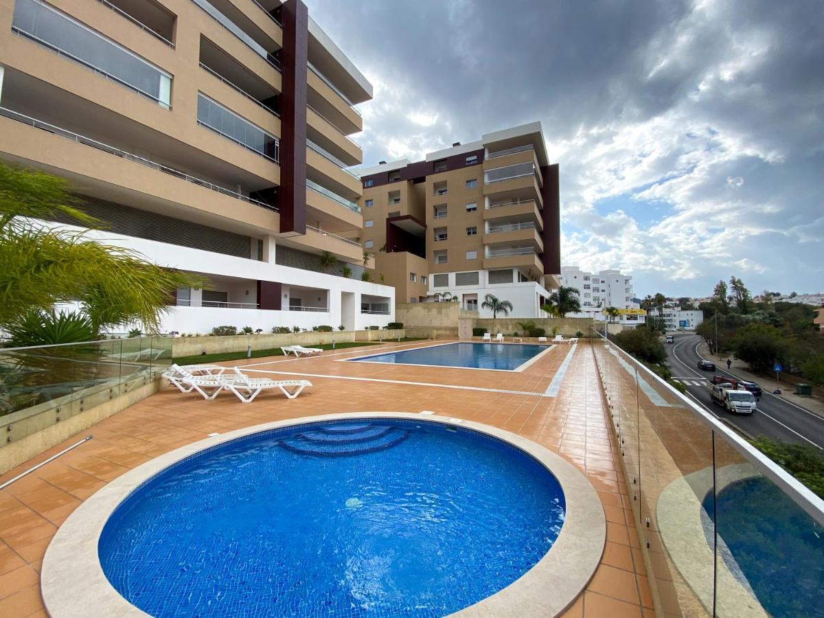 Luxury With Swimming Pool #1903 Apartment