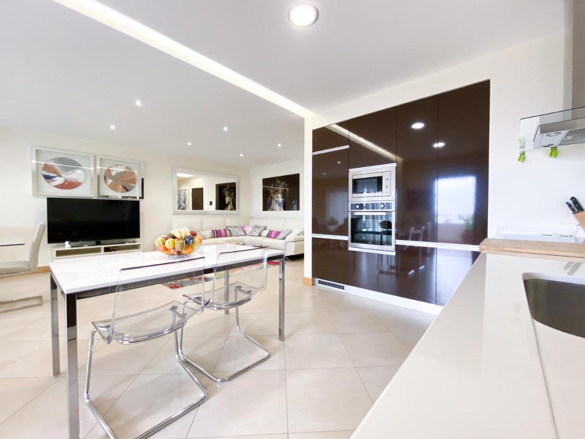 Luxury With Swimming Pool #1903