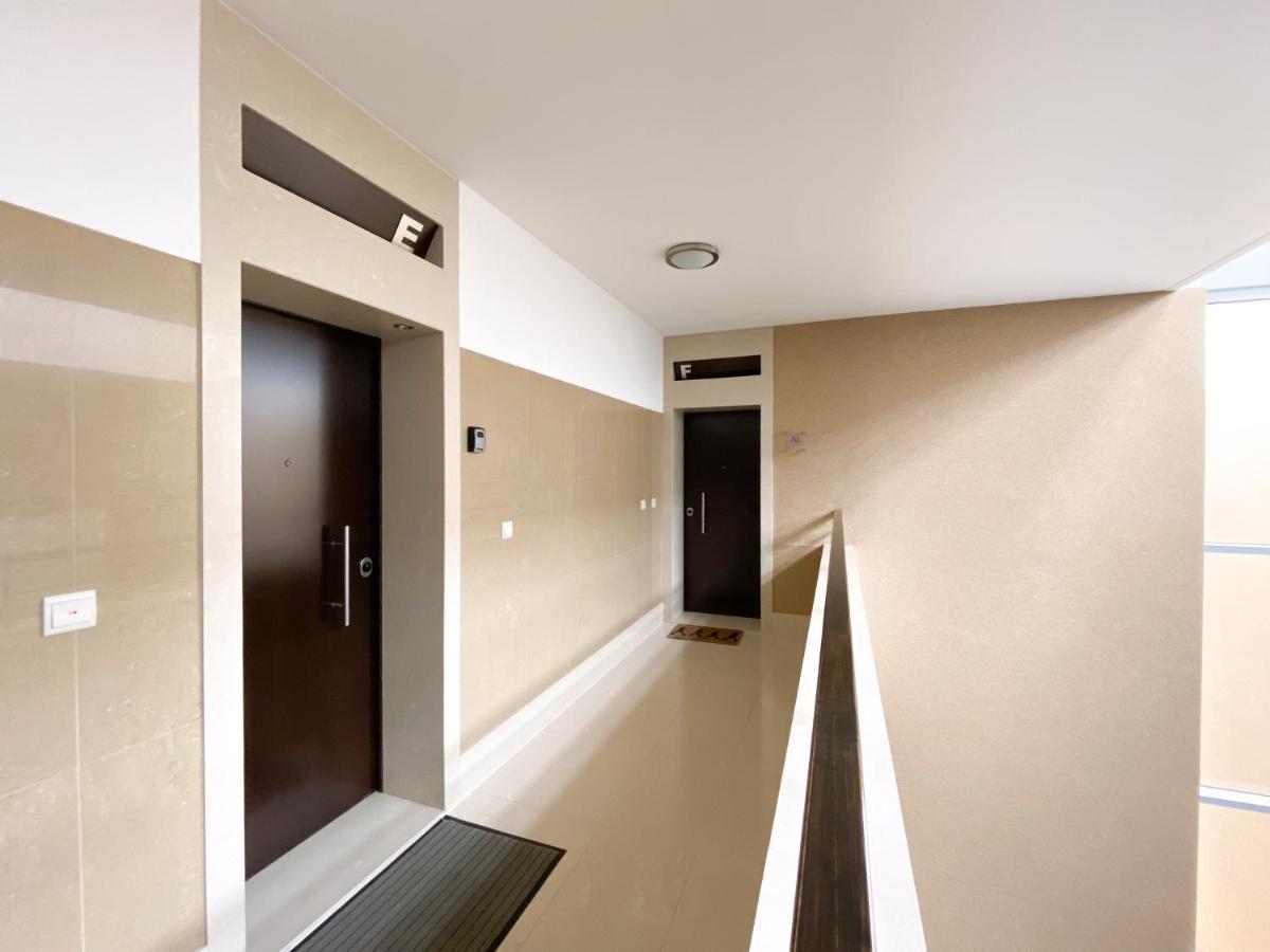Luxury With Swimming Pool #1903 Apartamento *