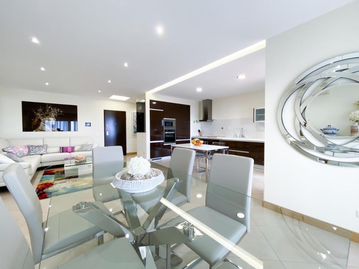 Luxury With Swimming Pool #1903